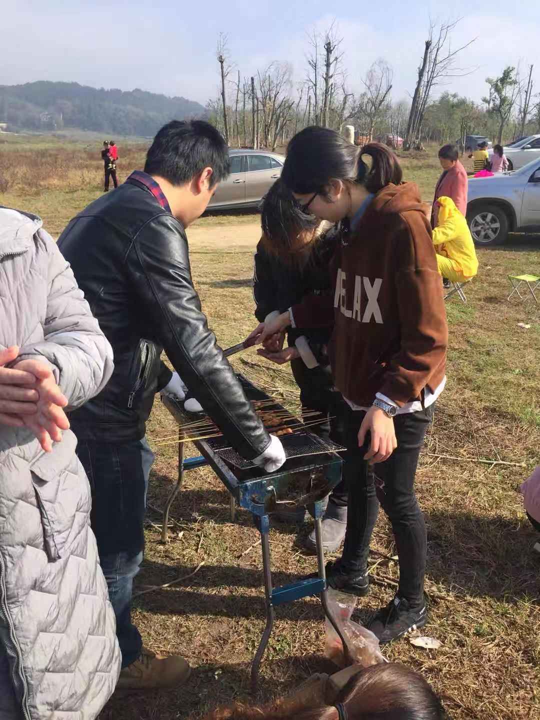 黃山眾逸-拓展團(tuán)建燒烤活動(dòng)
