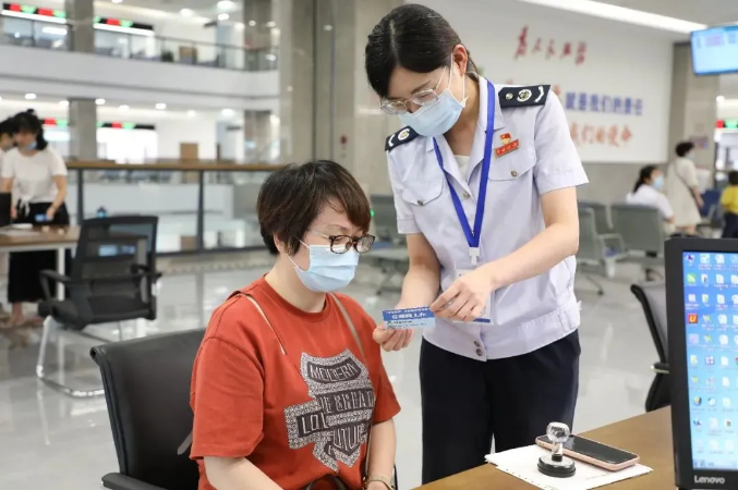 為企業(yè)紓困解難！“便民辦稅春風(fēng)行動”讓稅收營商環(huán)境更優(yōu)